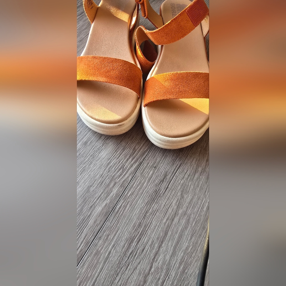 Sorel Canyon Gold Suede Cameron Sandal – Women’s 8, Velcro Platform - Picture 7 of 12